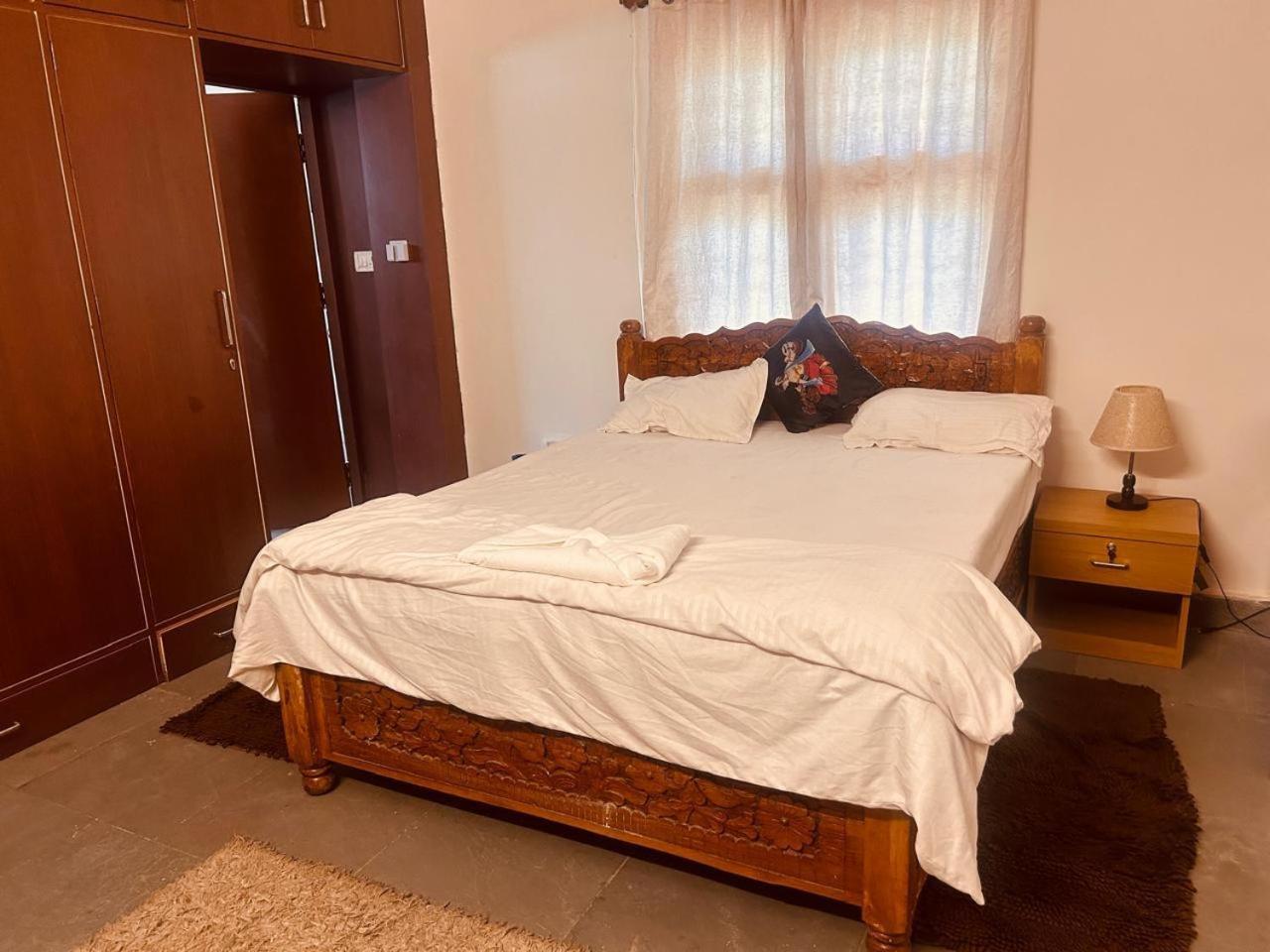 The English Gaon 4 Bhk بوبال المظهر الخارجي الصورة