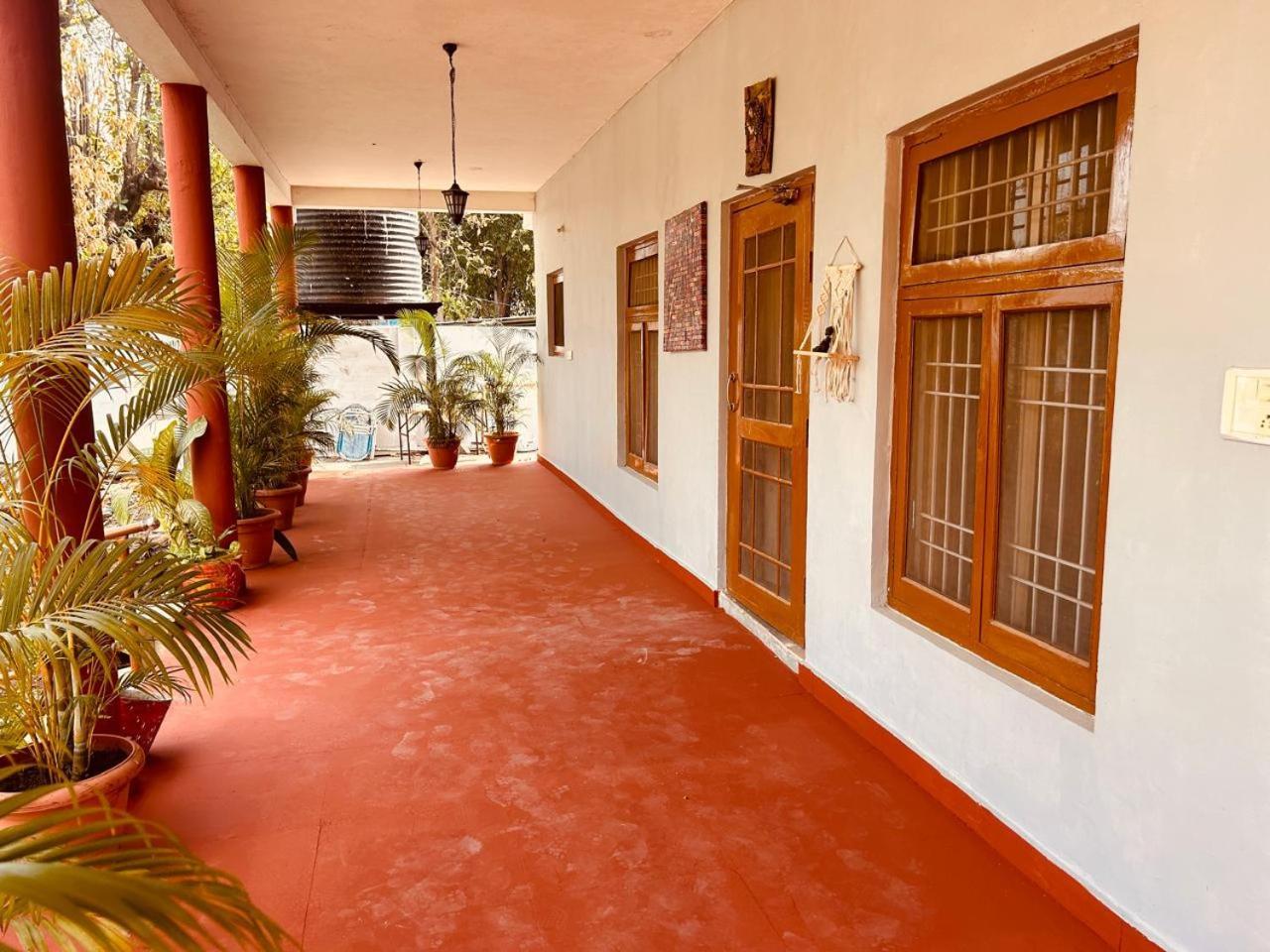 The English Gaon 4 Bhk بوبال المظهر الخارجي الصورة