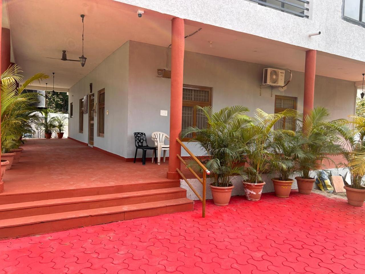 The English Gaon 4 Bhk بوبال المظهر الخارجي الصورة